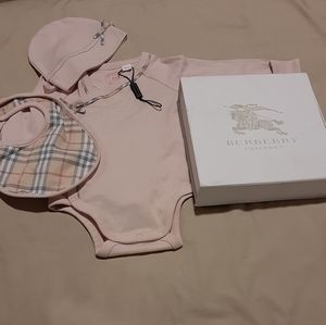 Burberry Onesie Set